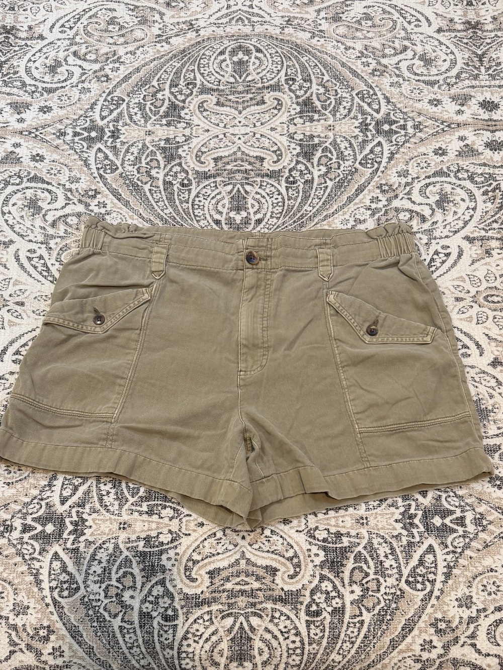 Old Navy Olive Green Cargo Bermuda Shorts